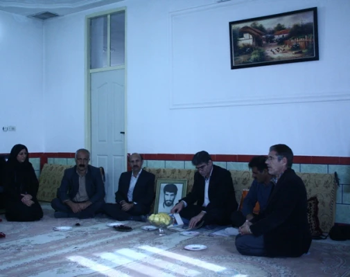 دیدار مسئولان پردیس علامه طباطبایی لرستان با خانواده شهدای دانشجو
