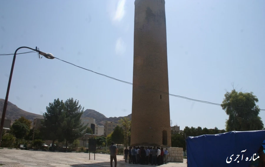 بازدید از مناره آجری