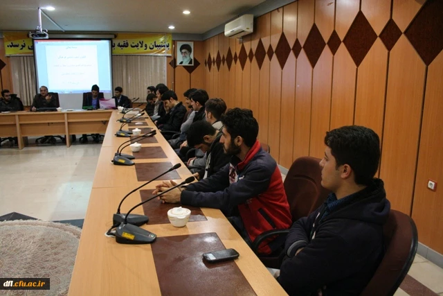 گزارش مصور برگزاری کارگاه تاثیر فضای مجازی بر خانواده 
3