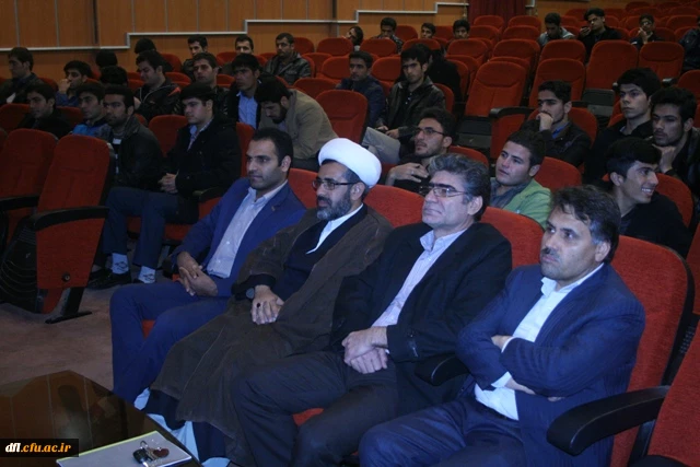 گزارش مصور برگزاری همایش " بررسی سیر تاریخی زندگی امام رضا (ع) و همچنین کرامات آن امام همام 
3