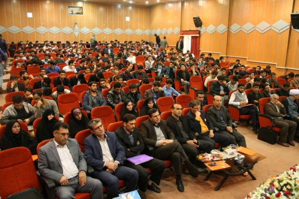 مراسم بزرگداشت روز دانشجو در پردیس