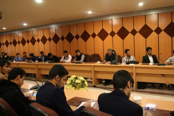 گزارش تصویری نشست «سواد رسانه ای؛ فرایند یا فرآورده» با همکاری انجمن جامعه شناسی لرستان