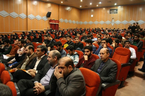 مراسم هفته پژوهش با حضور دکتر صلاح الدین محمدی در پردیس