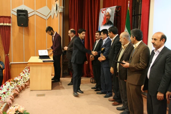 مراسم هفته پژوهش با حضور دکتر صلاح الدین محمدی در پردیس