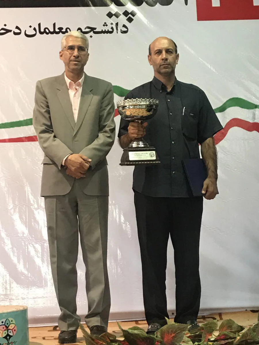 اهدای کاپ نائب قهرمانی تیم تنیس روی میز دانشگاه فرهنگیان استان لرستان به  شهید محسن حججی