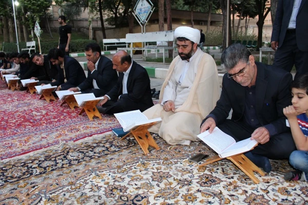 حضور پر شور وگسترده مسئولین ،اساتید ودانشجومعلمان پردیس علامه طباطبایی لرستان در محفل انس با قرآن کریم