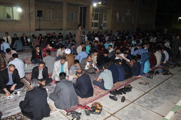 فطارالمومنین  با حضور جمعی از مدیران ومسئولین استان