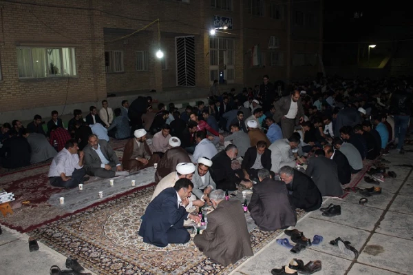 فطارالمومنین  با حضور جمعی از مدیران ومسئولین استان