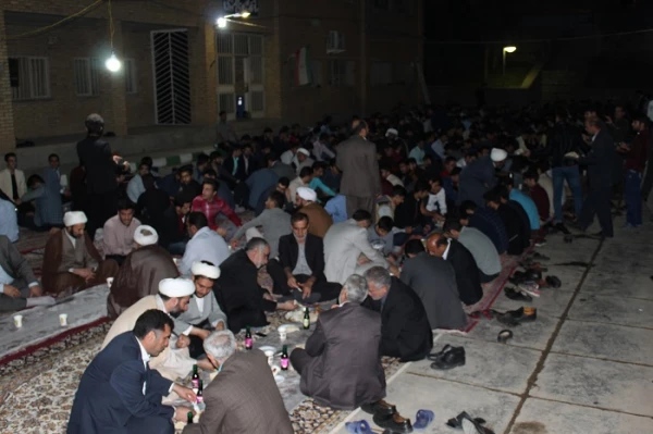 فطارالمومنین  با حضور جمعی از مدیران ومسئولین استان