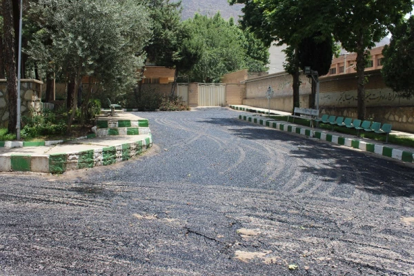 بازدید حضوری سرپرست مدیریت امور پردیس های استان لرستان از نحوه آسفالت کردن فضای داخلی پردیس علامه طباطبایی لرستان