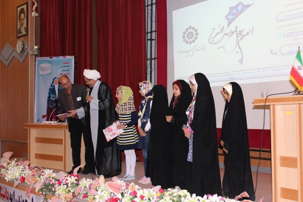 به مناسبت ولادت حضرت فاطمه معصومه (س) برگزار شد :
دیدار سرپرست امور پردیس های دانشگاه فرهنگیان استان لرستان با اساتید،همکاران وخانواده های آنها