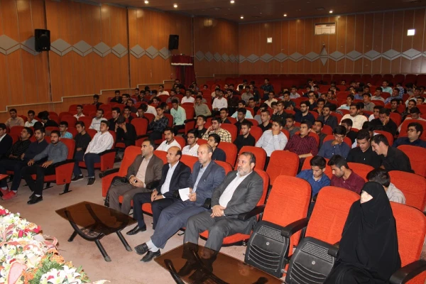 سخنرانی  دکتر خنیفر با دانشجویان جدید الورود دانشگاه فرهنگیان :