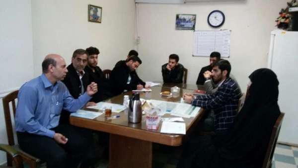 نشست صمیمی معاونت توسعه منابع و امور دانشجویی با اعضای سرپرست یاران پردیس