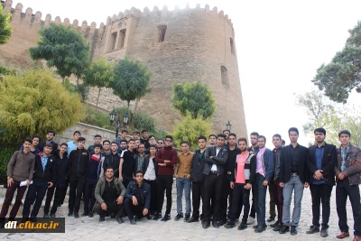 بازدید علمی دانشجویان رشته تاریخ ،پردیس علامه طباطبایی لرستان از قلعه تاریخی فلک الافلاک