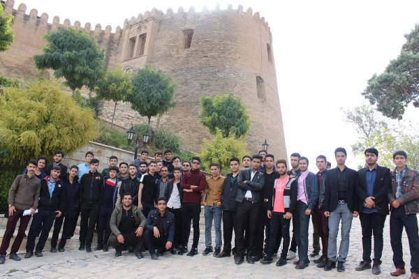 بازدید علمی دانشجویان رشته تاریخ ،پردیس علامه طباطبایی لرستان از قلعه تاریخی فلک الافلاک
