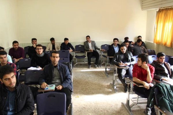 برگزاری دوره آموزشی نماز ویژه دانشجویان در پردیس