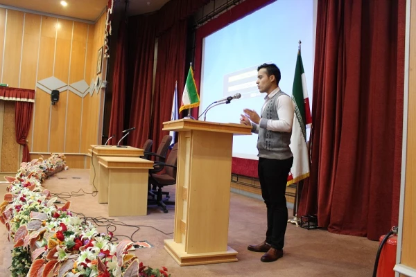 جلسه پرسش وپاسخ دانشجویان رشته علوم تربیتی در مورد مشکلات ومسائل علمی با مسئولین دانشگاه