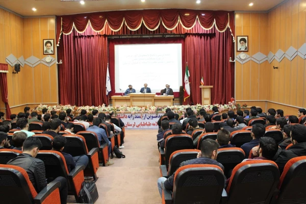 جلسه پرسش وپاسخ دانشجویان رشته علوم تربیتی در مورد مشکلات ومسائل علمی با مسئولین دانشگاه