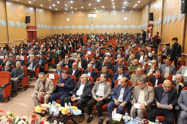 مشاور فرهنگی استاندار لرستان :
اخلاق، تعهد و آموزش را از دانشگاه به مدارس ببریم