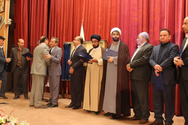 از پیشکسوتان و پژوهشگران برتر دانشگاه فرهنگیان لرستان تجلیل شد.