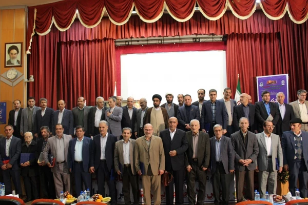 از پیشکسوتان و پژوهشگران برتر دانشگاه فرهنگیان لرستان تجلیل شد.
