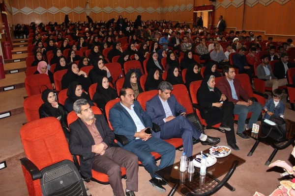 نشست صمیمی نو معلمان در دانشگاه فرهنگیان