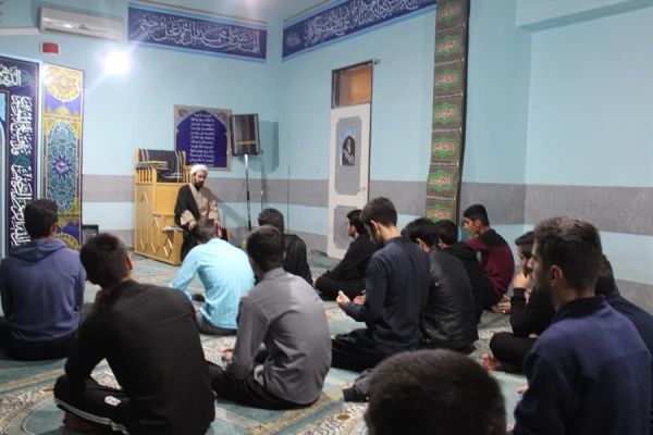 گزارش تصویری از برگزاری مراسم عزاداری هیات قمر بنی هاشم (ع) به مناسبت شهادت پیامبر اکرم(ص) امام حسن مجتبی (ع) و امام رضا (ع) به مدت چهارشب با سخنرانی حجت الاسلام تیموری در نمازخانه پردیس علامه طباطبایی لرستان