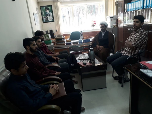 جلسه دبیر کانون موسیقی و اعضای آن با مسئول فرهنگی اجتماعی پردیس علامه طباطبایی لرستان