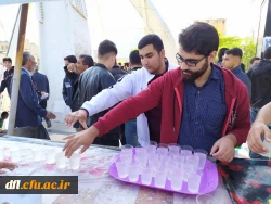 پذیرایی ایستگاه صلواتی پردیس علامه طباطبایی لرستان از راهپیمایی کنندگان یوم الله 13 آبان