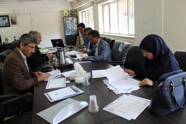 کمیته علمی بررسی آثار و فعالیت های پژوهشی جهت حضور در مرحله کشوری