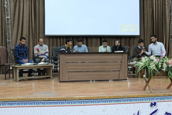 بزرگداشته هفته قرآن و عترت و تجلیل از فعالان قرآن و عترت در دانشگاه های استان لرستان