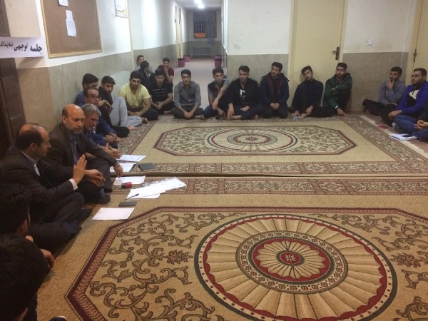 جلسه توجیهی نمایندگان سراها و سرپرست یاران بلوک 2 و جلسه پرسش پاسخ دانشجویان با مسئولین معاونت آموزش