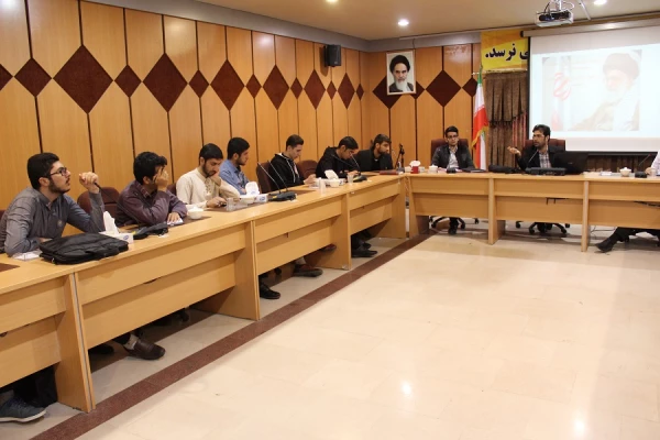 کلاس آموزش سواد رسانه ویژه دانشجویان رشته های الهیات،تاریخ و عربی