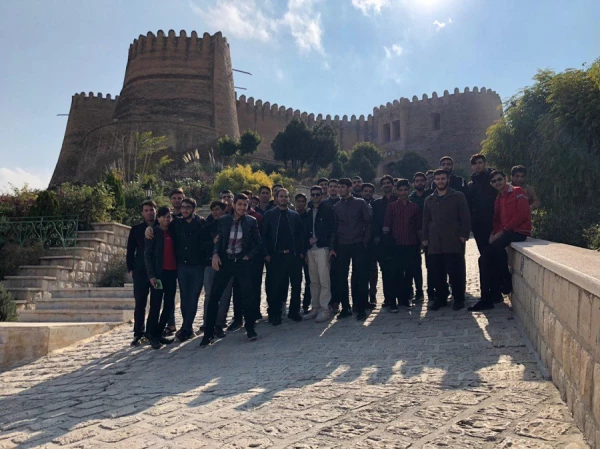 بازدید علمی دانشجویان رشته تارخ از بنای باستانی قلعه فلک الافلاک خرم آباد