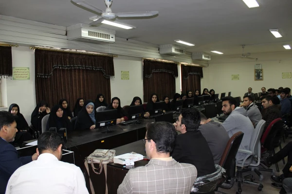 نشست صمیمی دانشجویان پردیس علامه طباطبایی لرستان با دکتر محمدی معاونت محترم فرهنگی اجتماعی دانشگاه فرهنگیان کشور 