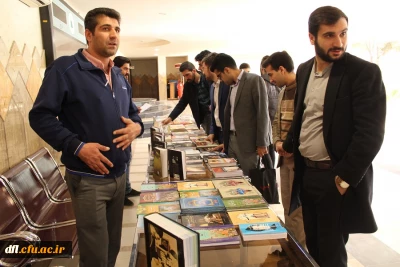 برپایی نمایشگاه کتاب به مناسبت آغازهفته فرهنگی