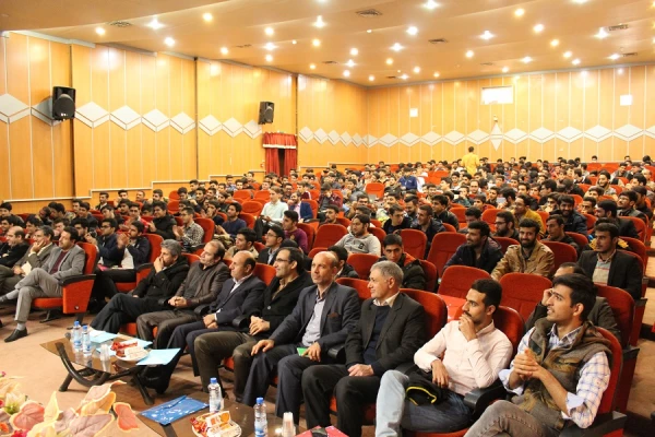 مراسم روز دانشجو در پردیس علامه طباطبایی لرستان