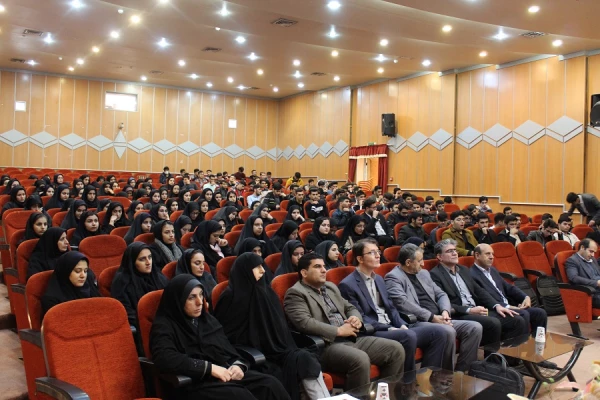 همایش گرامی داشت هفته پژوهش و تجلیل از برگزیدگان پژوهشی 