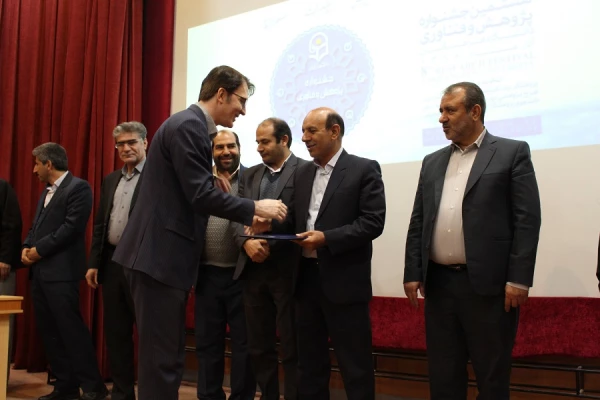 همایش گرامی داشت هفته پژوهش و تجلیل از برگزیدگان پژوهشی 