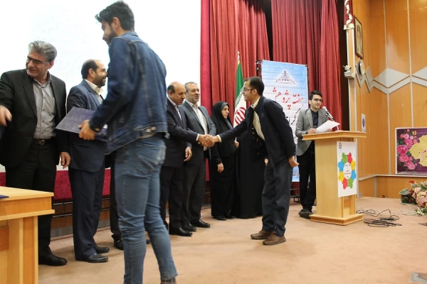 همایش گرامی داشت هفته پژوهش و تجلیل از برگزیدگان پژوهشی 