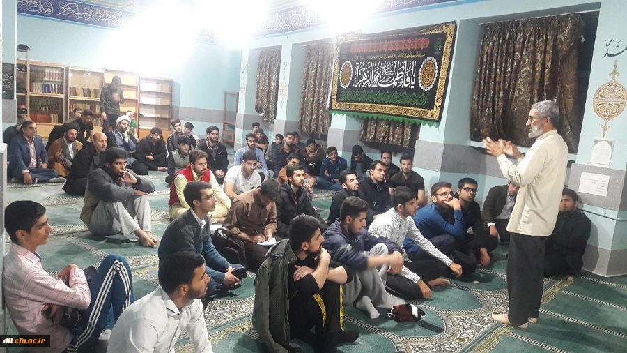 برگزاری نشست علمی با حضور دانشجویان 