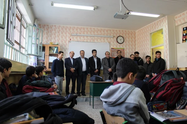 بازدید سرپرست مدیریت امور پردیس های استان لرستان از مدارس طرح کارورزی