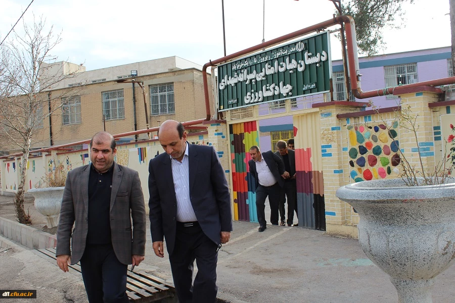 بازدید سرپرست مدیریت امور پردیس های استان لرستان از مدارس طرح کارورزی