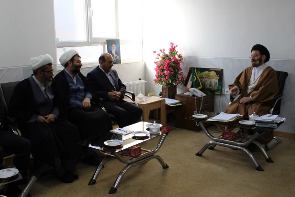 دیدار کارکنان و اساتید دانشگاه فرهنگیان لرستان با نماینده ولی فقیه در لرستان و امام جمعه خرم آباد