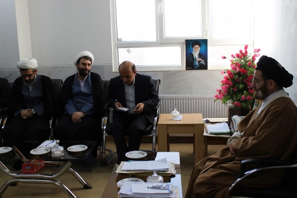 دیدار کارکنان و اساتید دانشگاه فرهنگیان لرستان با نماینده ولی فقیه در لرستان و امام جمعه خرم آباد