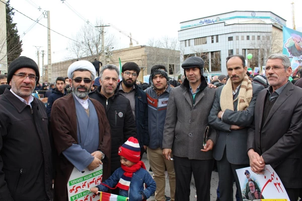 حضور دانشجویان و کارکنان دانشگاه فرهنگیان لرستان در یوم الله 22 بهمن 1398