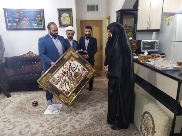 دیدار با خانواده شهید نظم و امنیت به مناسبت دهه فجر