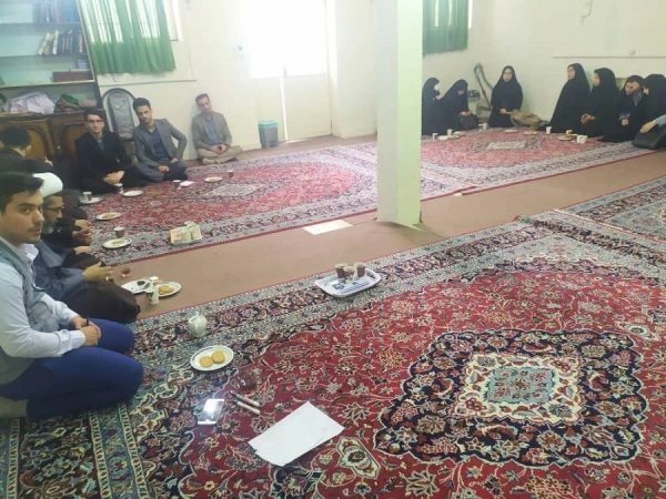 دیدار با خانواده شهید نظم و امنیت به مناسبت دهه فجر