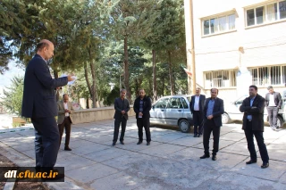 جلسه توجیهی کارکنان برا ی پیشگیری از ویروس کرونا در محوطه پردیس