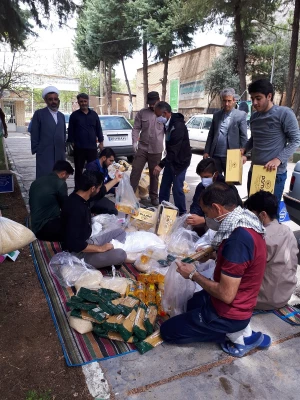 تهیه و توزیع313 بسته غذایی و بهداشتی در شهرستان خرم آباد پردیس علامه طباطبایی لرستان